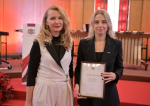 Inga Grauziņa un ministre Inese Lībiņa-Egnere