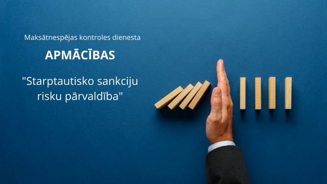 Roka ar koka klucīšiem, kas aizsargā tos no sagāšanās