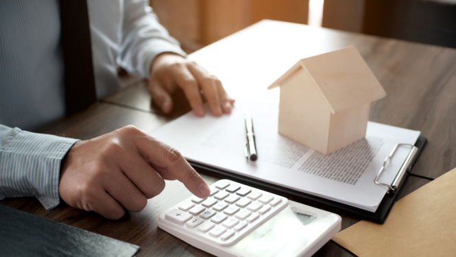 Ilustratīvs attēls par tēmu Mantas pārdošana maksātnespējas procesā.