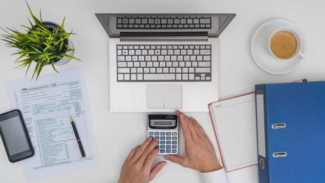 Dators, kalkulators, mapes. Uzņēmējdarbības riska valsts nodeva.